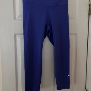 Nike Dri-FIT bold periwinkle 3/4 length leggings